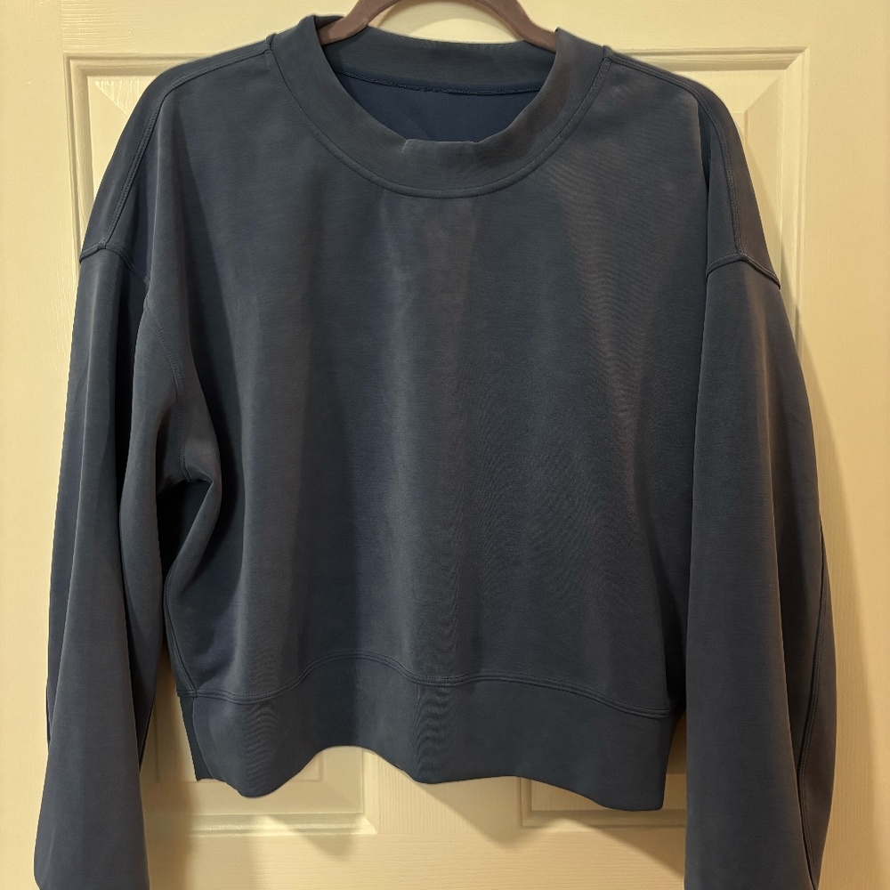 lululemon Softstreme Perfectly Oversized Cropped Crew Blue Size 6